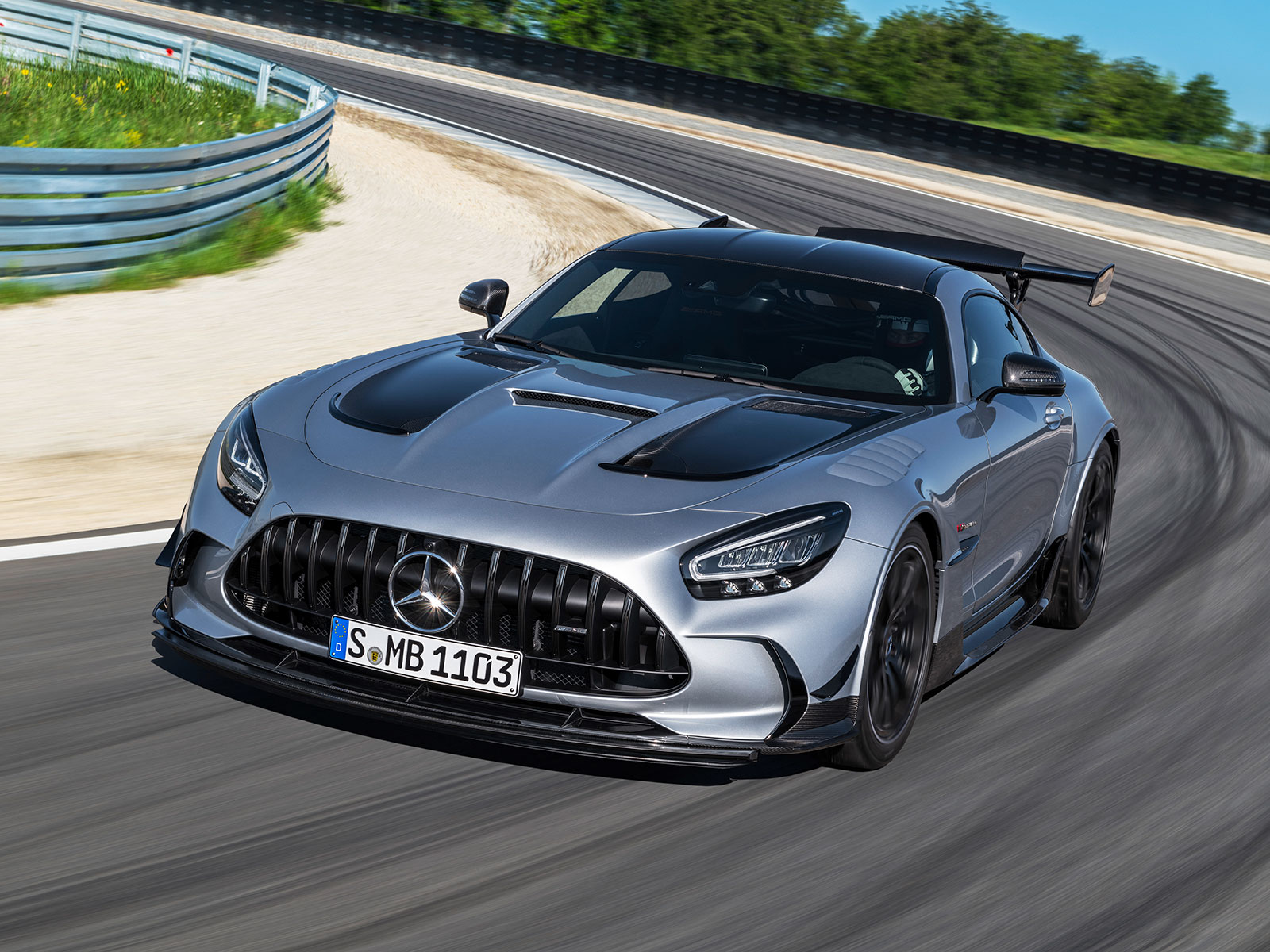 Mercedes_AMG_GT_Black_Series_2020_05 AutoGuru.at