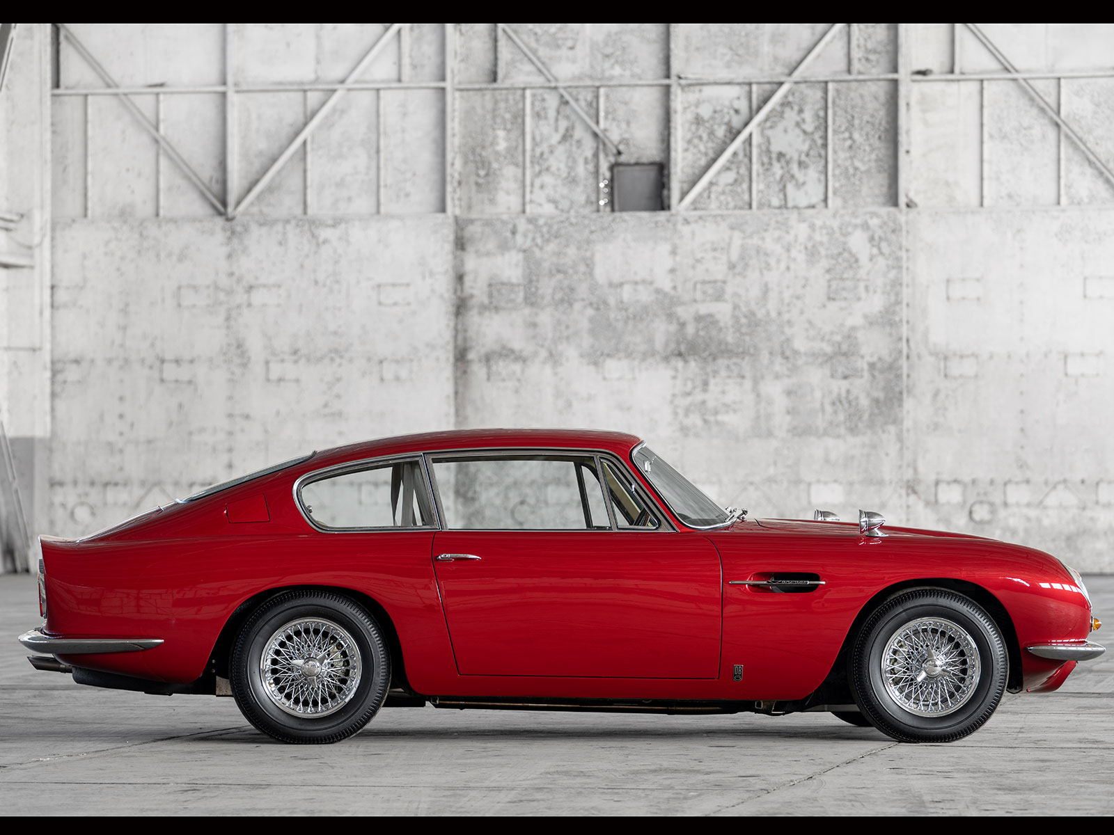 Aston Martin DB6 Vantage (c) Aston Martin