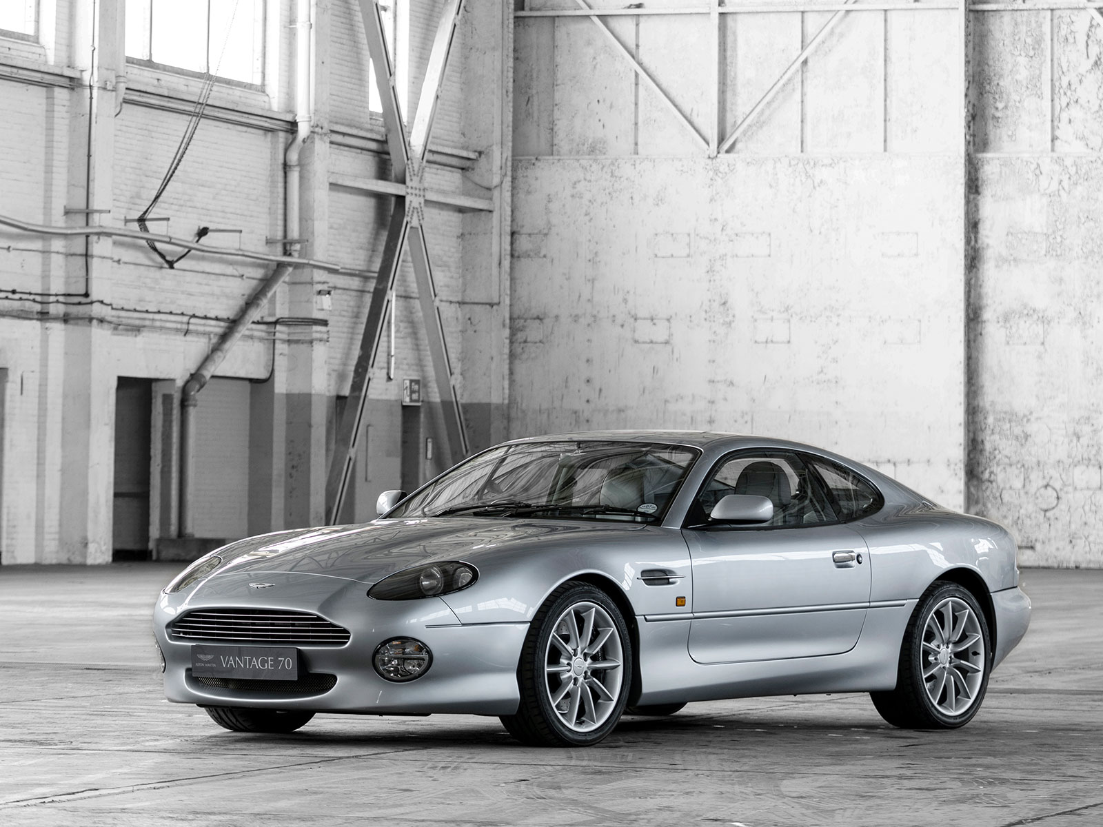 Aston Martin DB7 V12  Vantage (c) Aston Martin