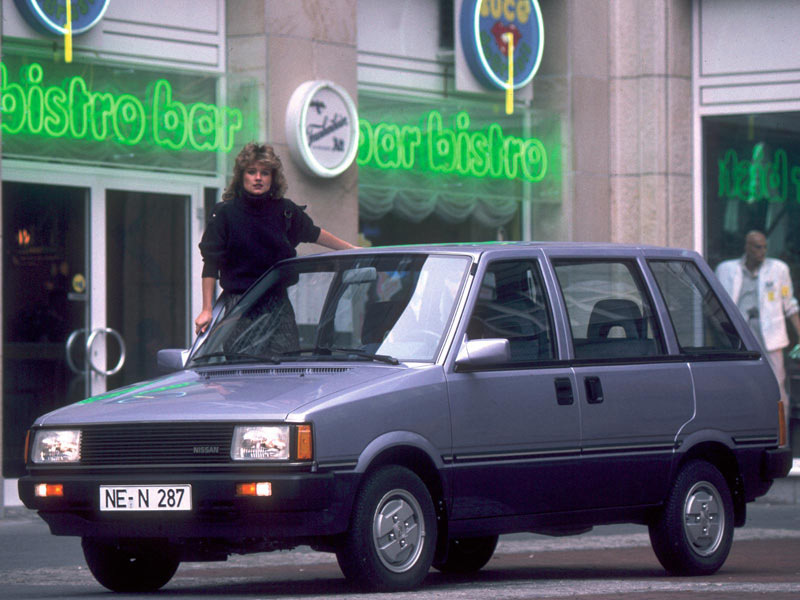 Nissan prairie 1985