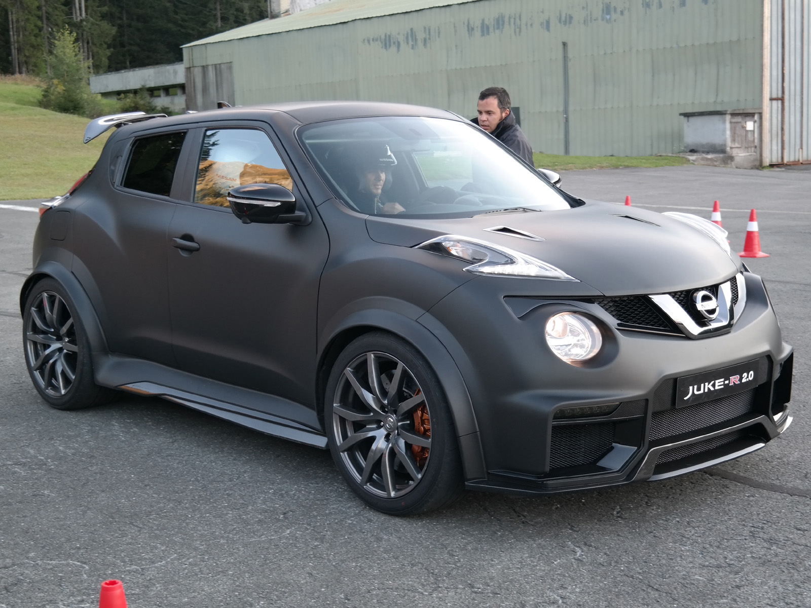 Nissan Juke r 2 0