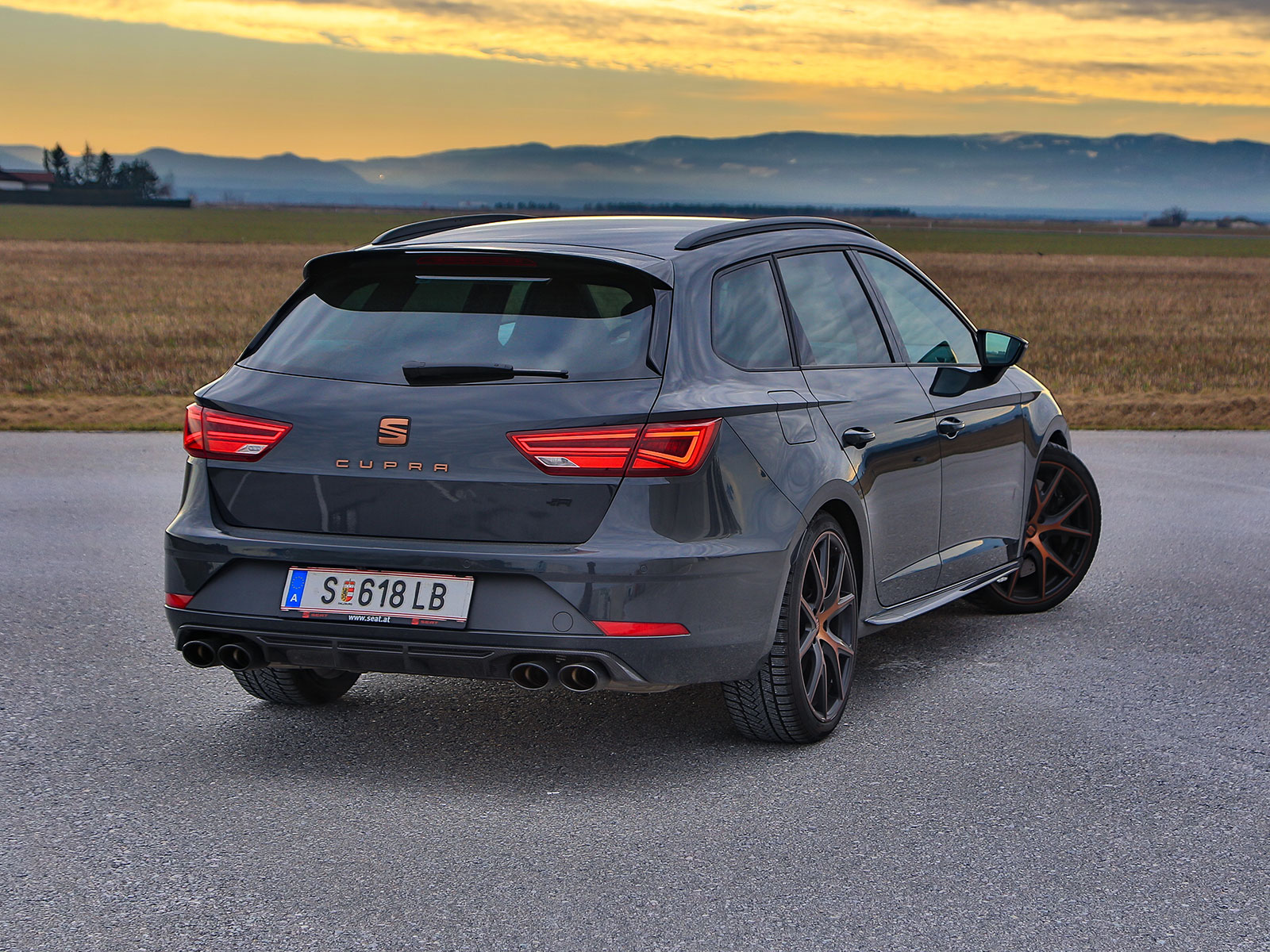 Seat Leon ST Cupra R 300 TSI DSG 4Drive Testbericht AutoGuru.at