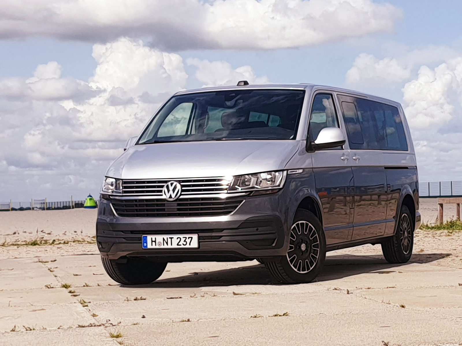 Volkswagen 6.1. Фольксваген т6.1Мультивен. VW Multivan 6.1. Фольксваген Мультиван т6.1. Volkswagen Transporter t6 Рестайлинг.