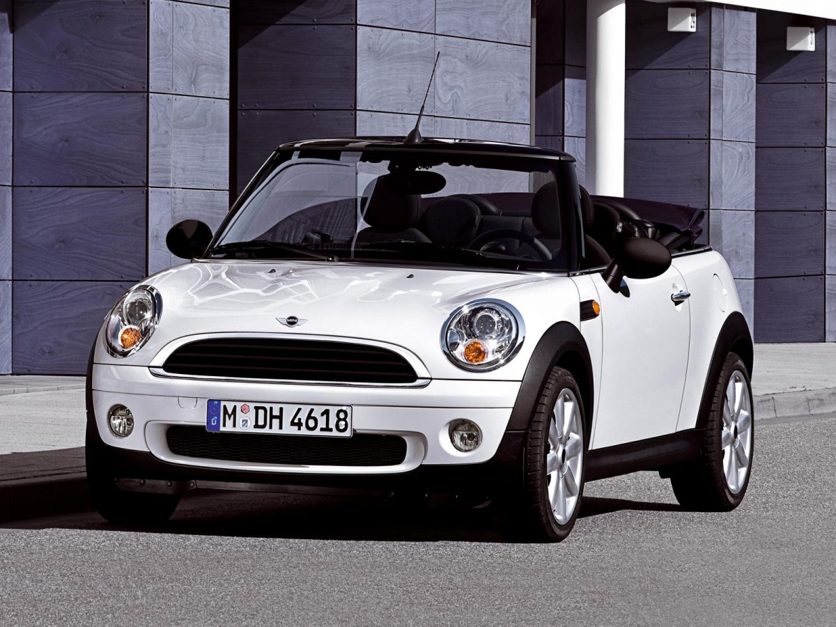 2010 mini cabrio 1
