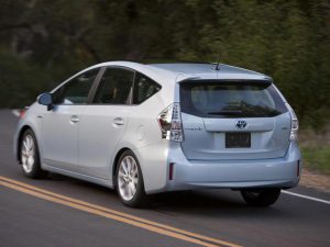 2011 prius v 5