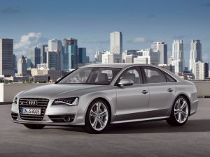 2011 audi s8 1