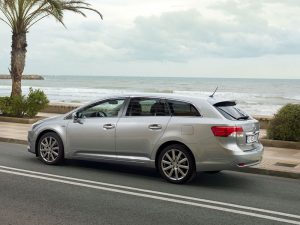 2011_toyota_avensis_kombi_6 2011 toyota avensis kombi 6