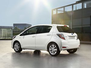 2012 toyota yaris hybrid 02