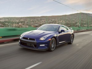 2012 nissan gtr 01