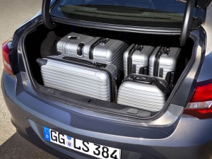 2012_opel_astra_limo_03 2012 opel astra limo 03