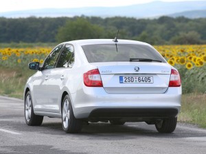 2012 skoda rapid 02