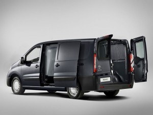 2012 toyota proace 02