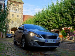 2013_peugeot_308_neu_24