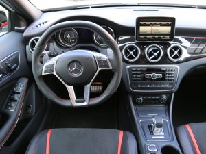 Mercedes GLA 45 AMG Armaturen