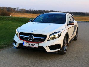 Mercedes GLA 45 AMG Front Abend