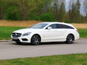 Mercedes CLS Shooting Brake in Fahrt