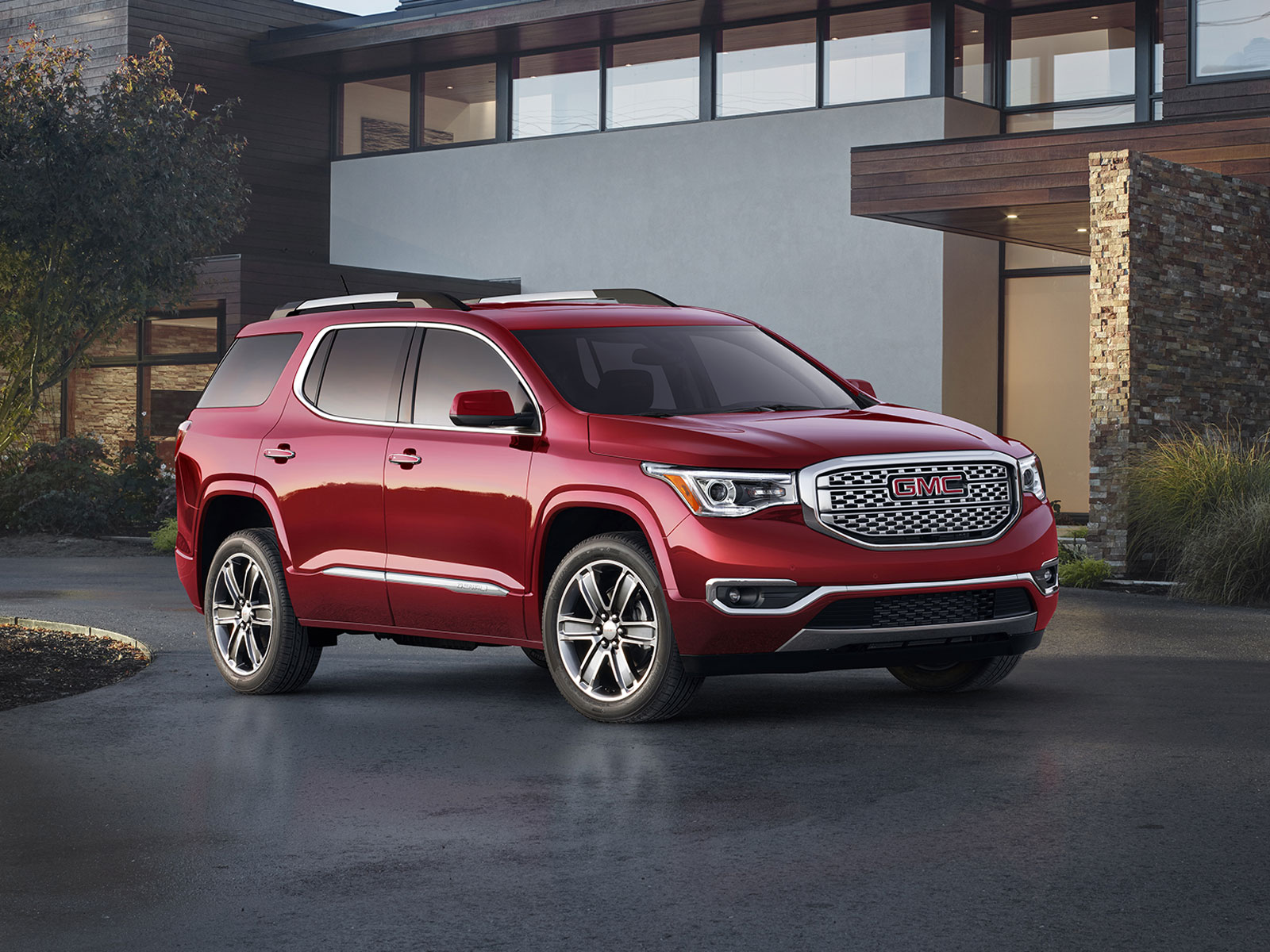 2017 GMC Acadia Denali 005