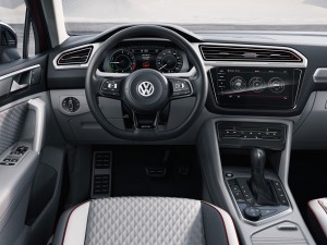 (c) VW
