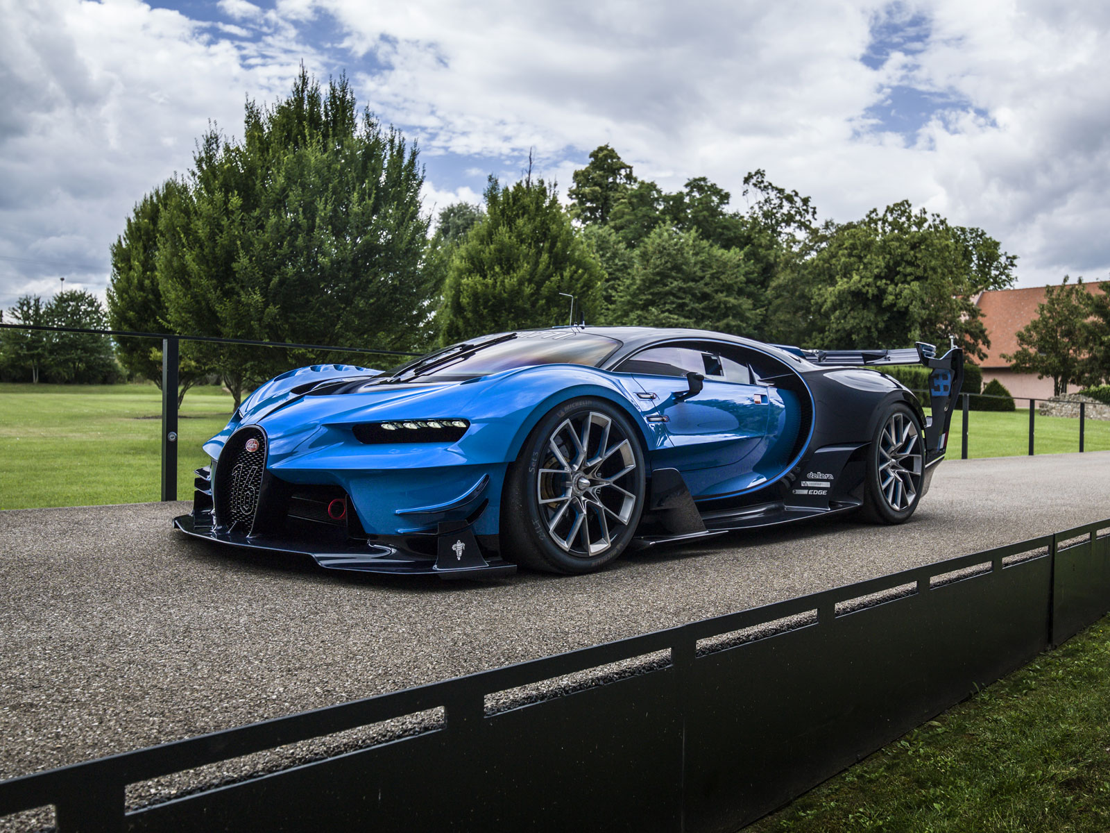 03 Bugatti Pebble Beach 2016