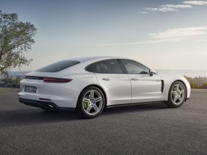 12 Panamera 4 E Hybrid