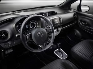 54700 toyota yaris bitone interieur 5 final rgb