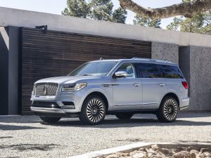 18LincolnNavigator 02 HR