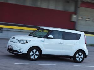 Kia Soul EV clear white ff