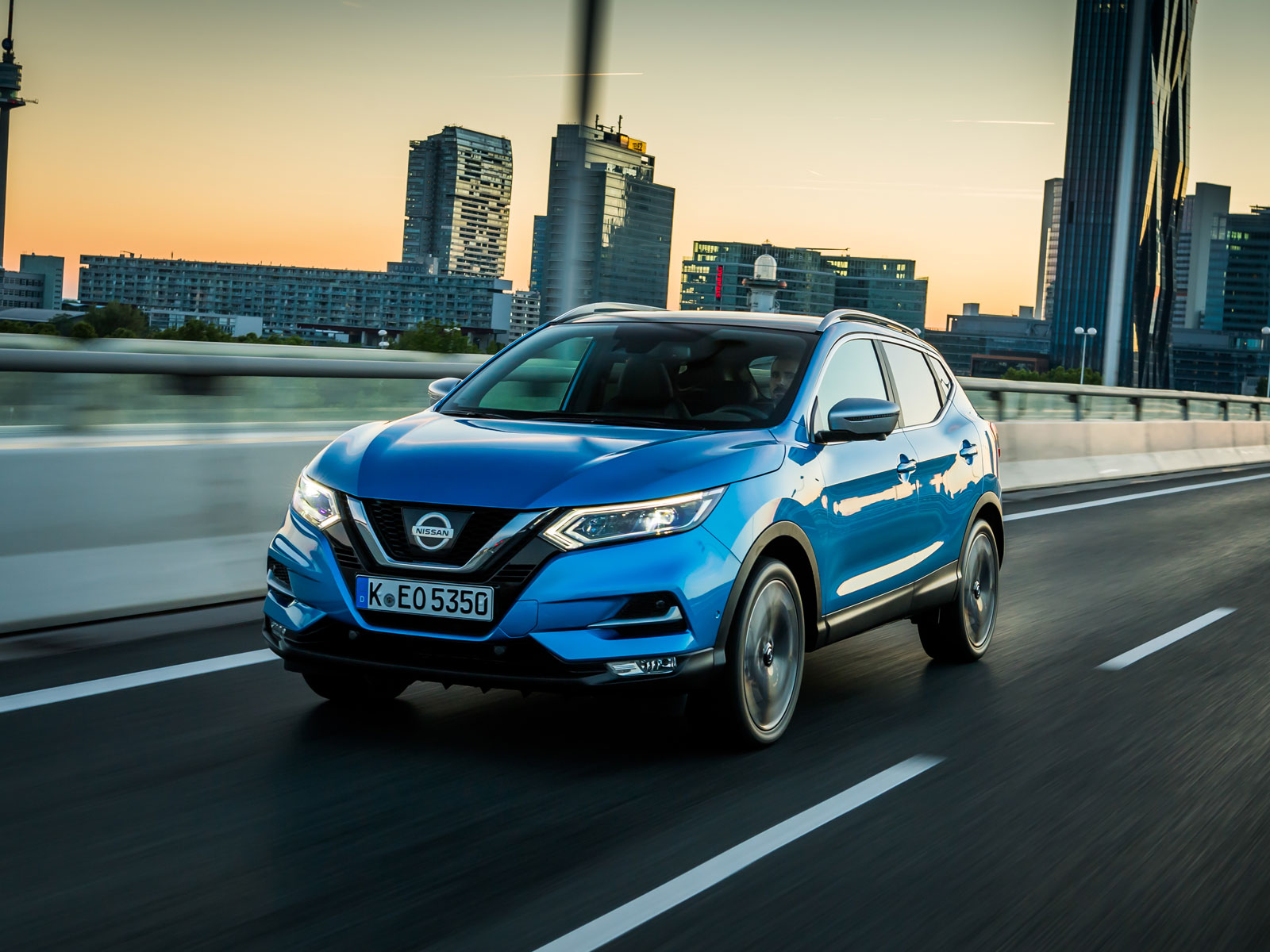 Nissan Qashqai 2009 2013 синей