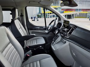 2017 Ford TourneoCustom 19