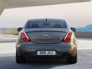 Jaguar XJR575 18MY 005 GLHD