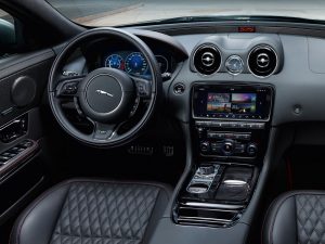 Jaguar XJR575 18MY 008 GLHD