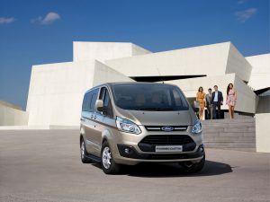 Ford Tourneo Custom 01