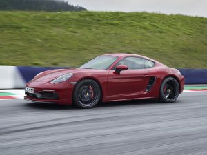 03 718 Cayman GTS