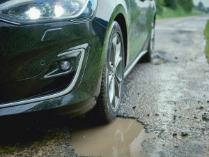 2018 FORD FOCUS POTHOLE 16c 1