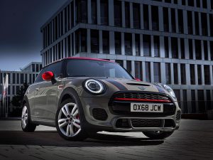 P90331896 highRes mini john cooper wor 1