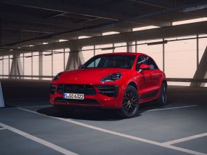 01 Macan GTS1