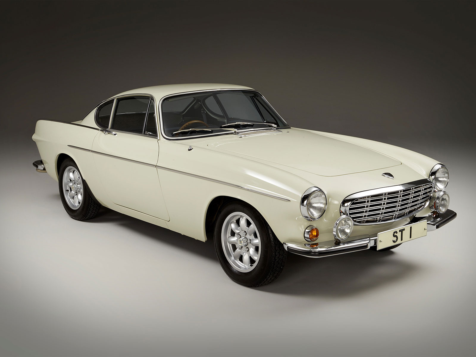 225601 Volvo 1800 S ST 1 Modelljahr 1967 aus der Fernsehserie The Saint mit Roger