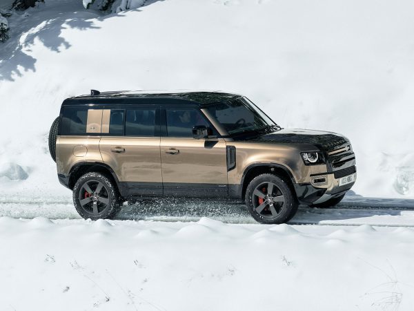 LR DEF 110 20MY Off Road 100919 29 0