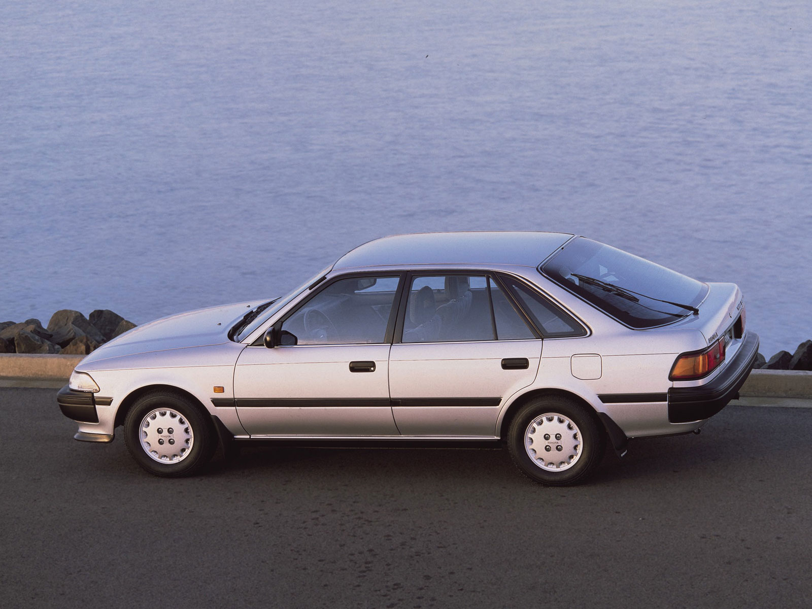 Carina 2. Toyota Carina II.