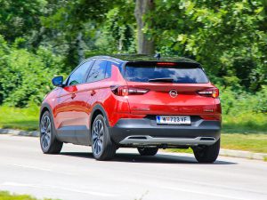 Opel Grandland X Hybrid4 Ultimate Heck