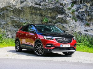 Opel Grandland X Hybrid4 Ultimate Front