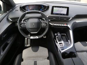 Peugeot 3008 HYBRID4 Innen