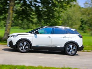 Peugeot 3008 HYBRID4 Seite
