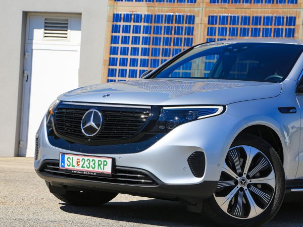 Mercedes EQC 400 4Matic Front