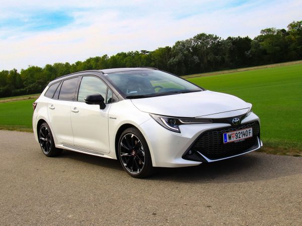 Toyota Corolla TS GR-S Front
