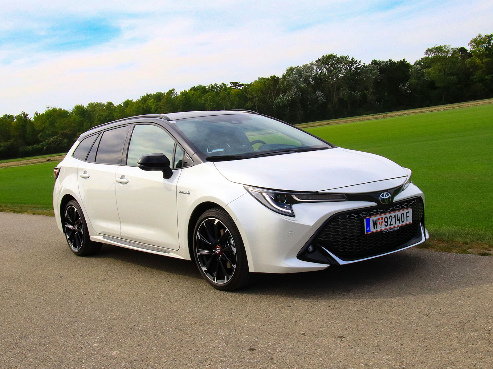 Toyota Corolla 2,0 Hybrid Touring Sport GR-S - Testbericht - AutoGuru.at