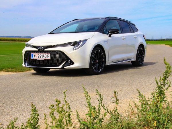 Toyota Corolla TS GR-S Front