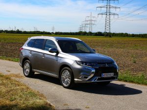 Mitsubishi Outlander Diamond PHEV Front