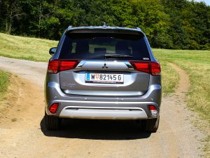 Mitsubishi Outlander Diamond PHEV Heck