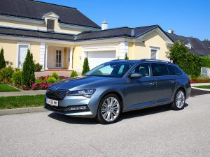 Skoda Superb Combi iV Front